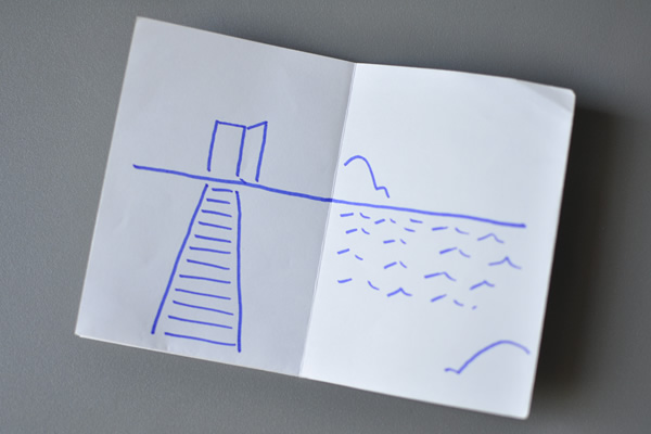 1. 海があり、山があり、アトリエに続く階段がある